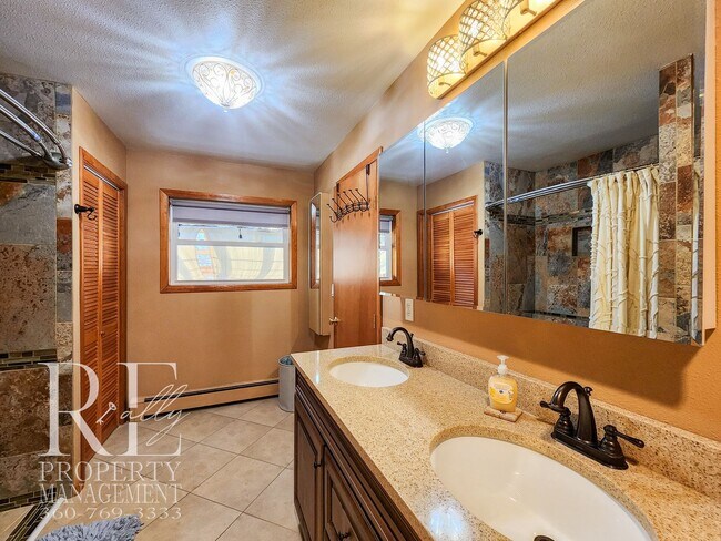 Building Photo - 2113 Brashem Ave