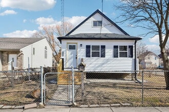 Building Photo - 5039 26th Ave