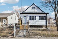 Building Photo - 5039 26th Ave