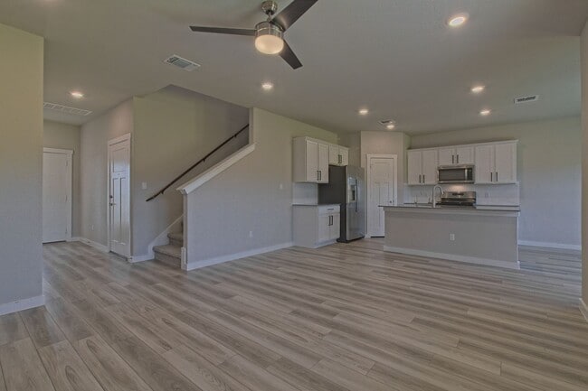 Building Photo - 425 Coda Xing Georgetown, TX 78633