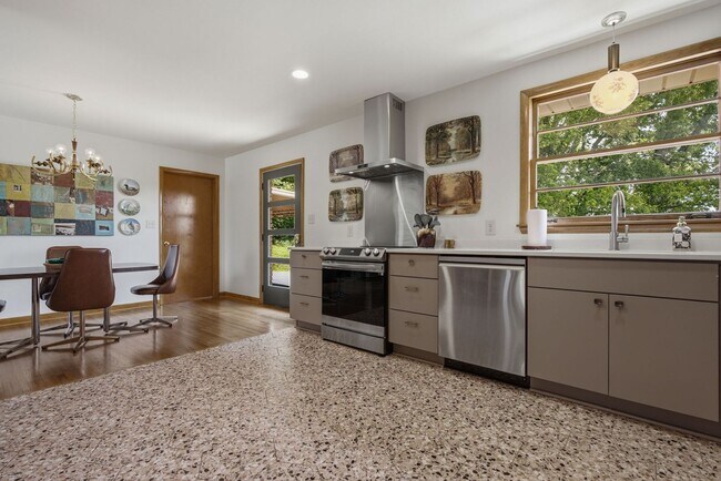 Building Photo - 5028 Danby Dr