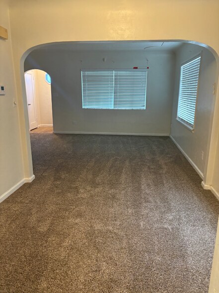 Building Photo - 420 Milnes Rd