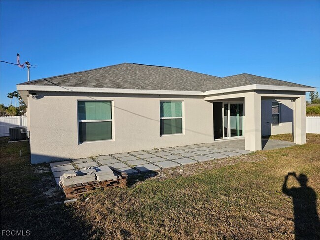 Building Photo - 1138 SW 14th Terrace