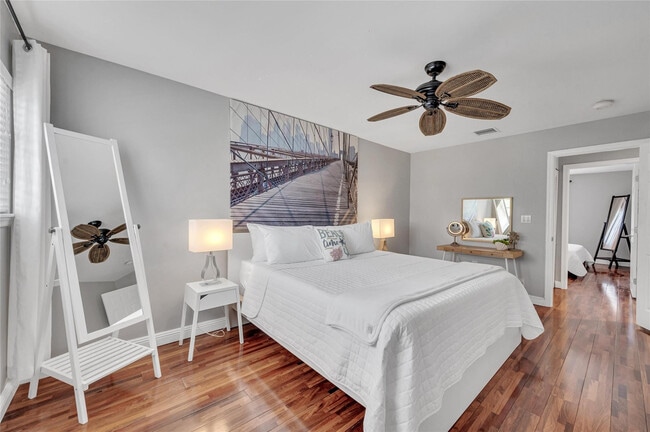 Building Photo - 3316 NE 16th St