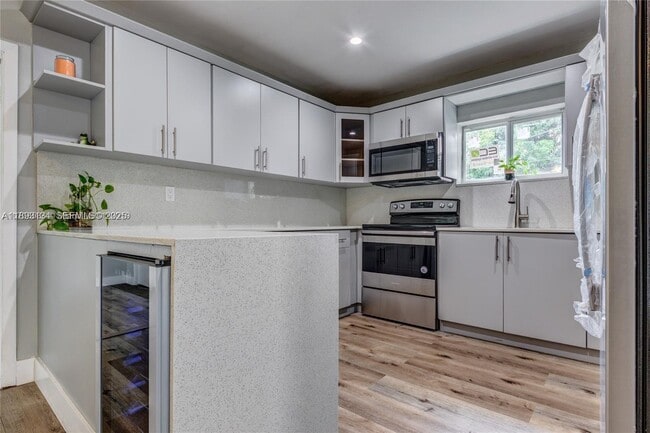 Building Photo - 2363 SW 21st Ter