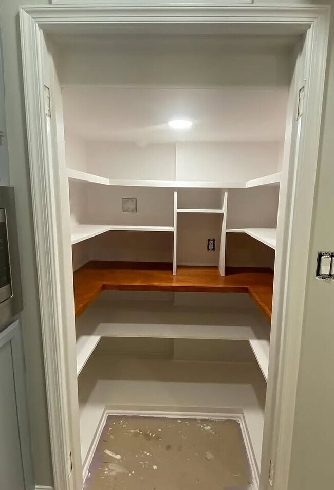 Building Photo - 1612 5th St NW