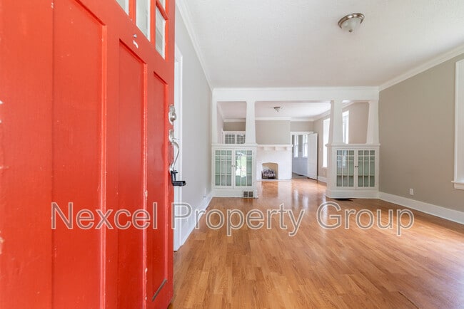 Building Photo - 2004 Walker Ave