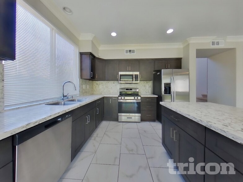 Building Photo - 15591 Eastwind Ave