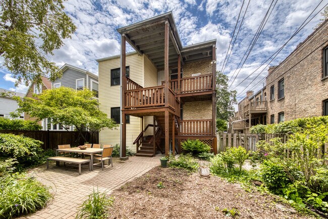 Building Photo - 2152 W Agatite Ave