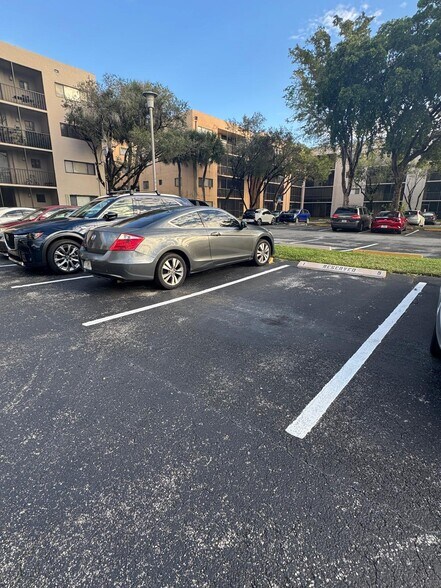 Building Photo - 8400 SW 133rd Avenue Rd