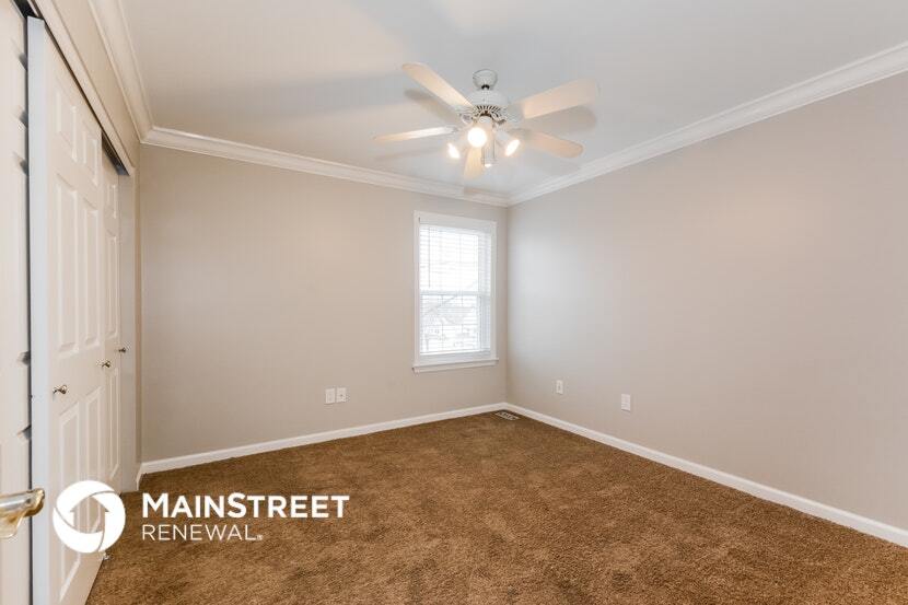 Building Photo - 2345 Hunters Crest Dr