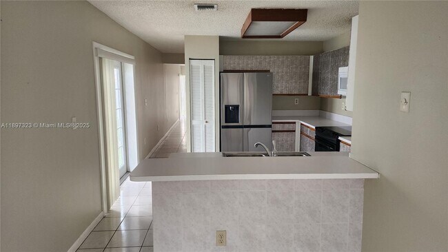 Building Photo - 10628 SW 118th Pl