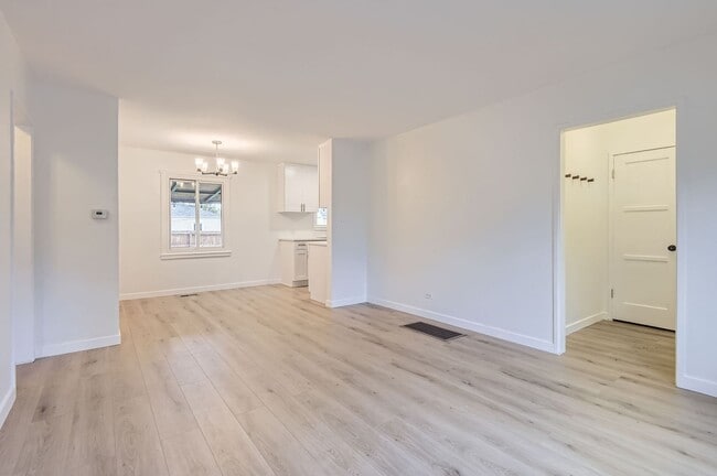 Building Photo - Remodeled 2BD, 1.5BA Chaffee Park Home with 1-Car Garage