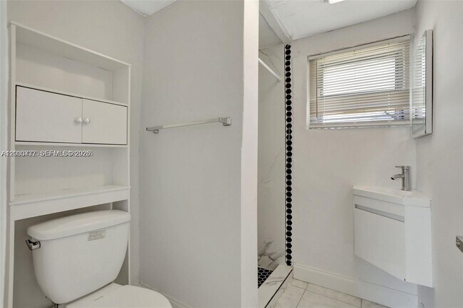 Building Photo - 2701 NW 18th Terrace