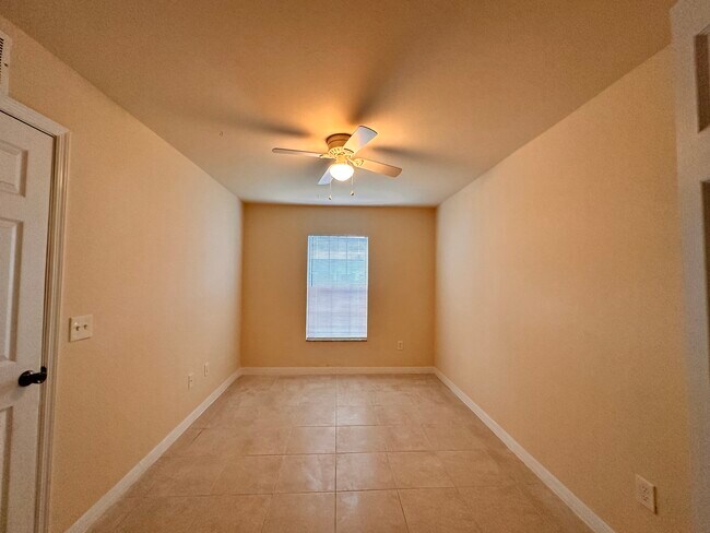 Building Photo - 3215 SW Santa Barbara Pl