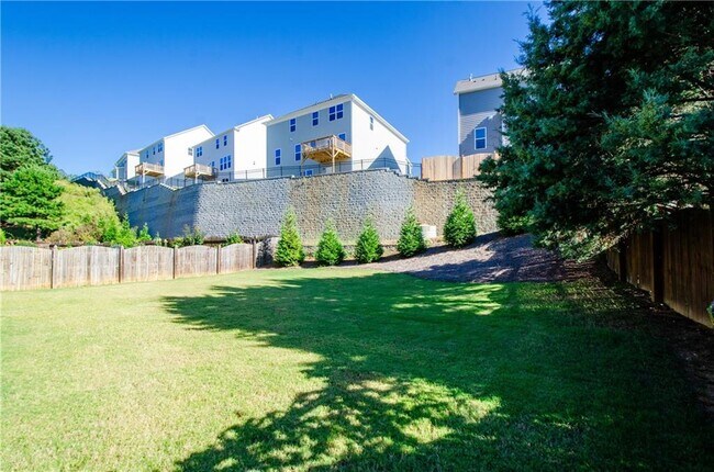 Building Photo - 4669 Sierra Creek Dr NE