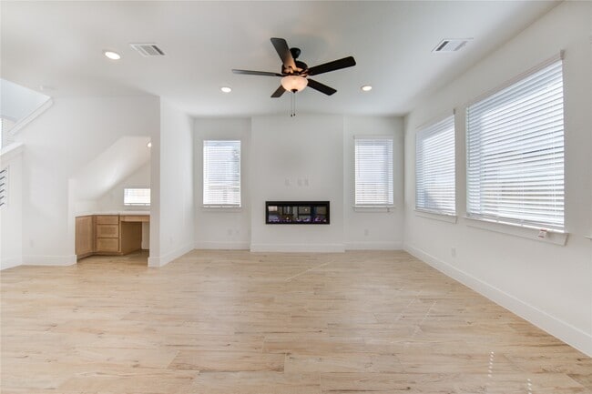 Building Photo - 1419 Shaded Rock Dr