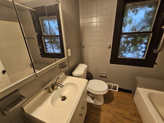 Building Photo - 12512 Revere Ave