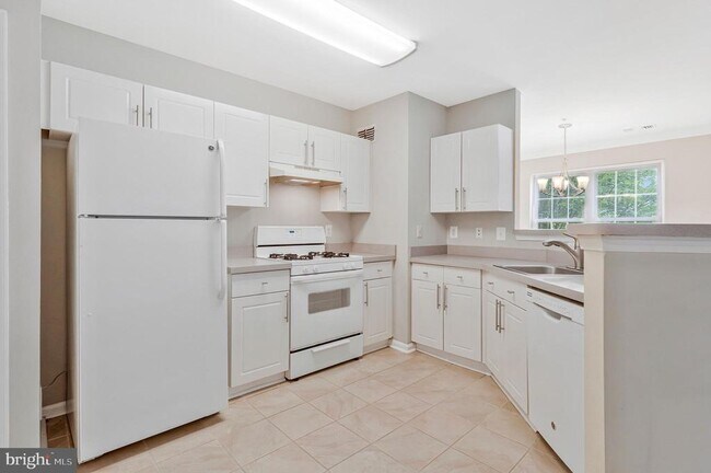 Building Photo - 12877 Fair Briar Ln
