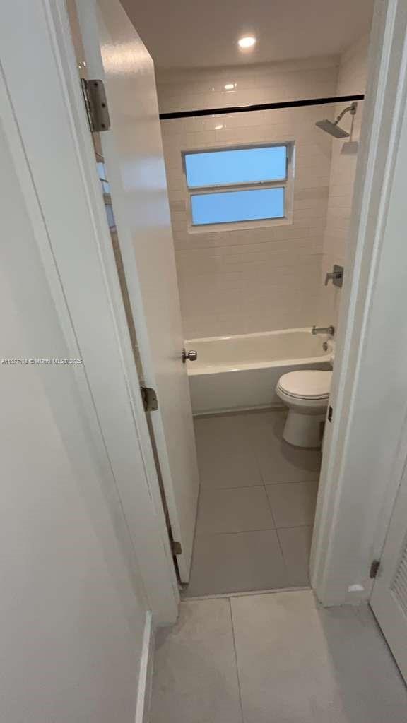 Building Photo - 780 NE 122nd St