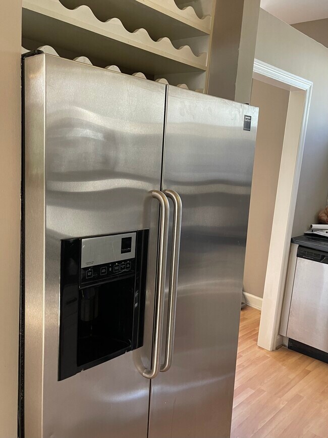 Stainless steel fridge - 175 Piedmont Ave NE