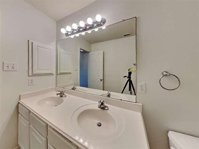Building Photo - 4822 Wilderness Glen Ct