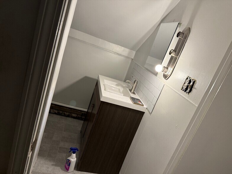 Bathroom - 13 S 1st St