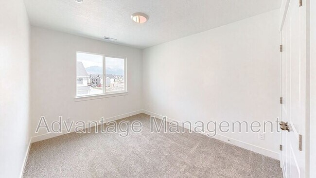 Building Photo - 1583 Stark Dr