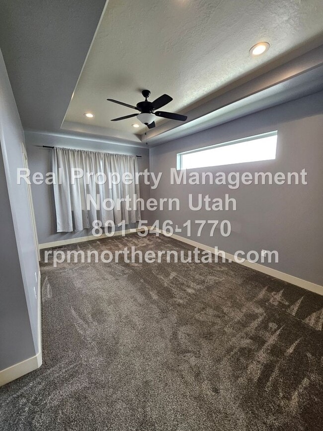 Building Photo - 3 Bedroom 2 Bath Duplex in Perry Now Avail...