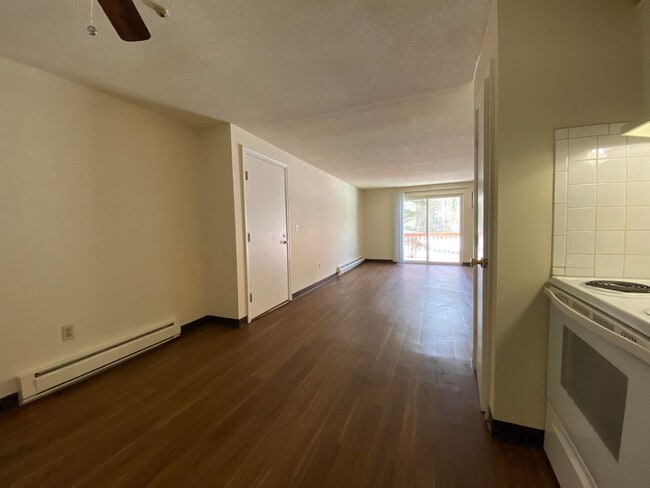 Building Photo - 99 Powers St