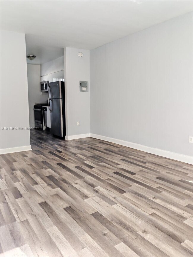 Building Photo - 8000 NE Bayshore Ct