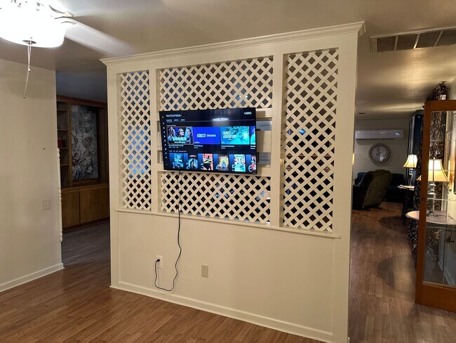 Building Photo - ONE BEDROOM, one bath, FULLY FURNISHED; ALL BILLS PAID