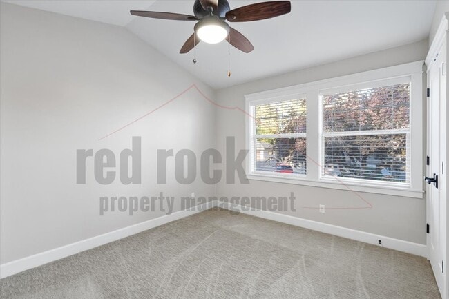 Building Photo - 10144 N Pines Rd
