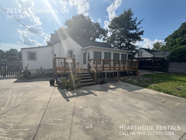 Building Photo - 2615 S Memorial Dr