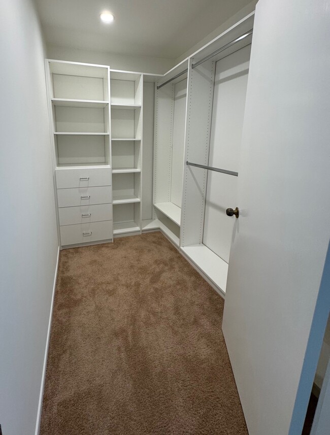 New master closet 1 of 2 - 2571 Cordelia Rd