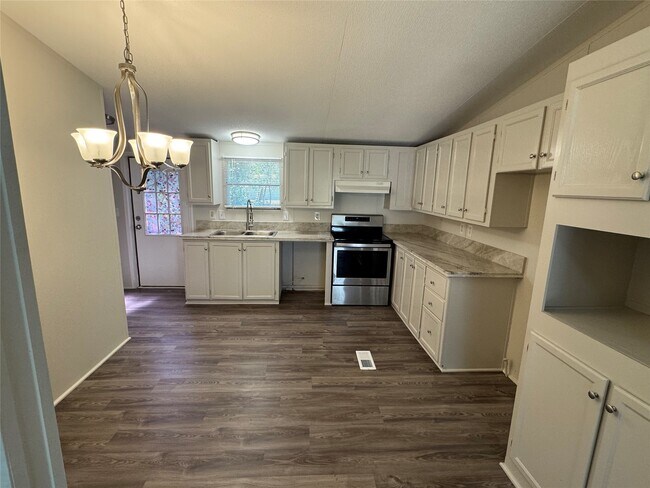 Building Photo - 16506 Leafy Meadow Dr