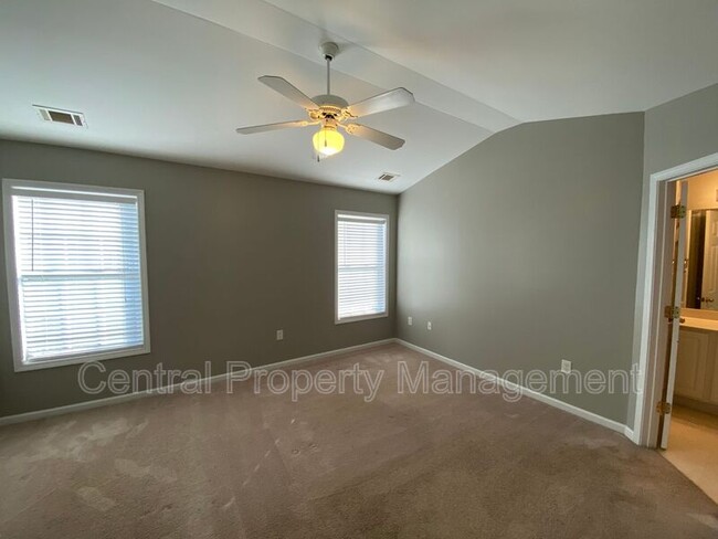 Building Photo - 17 Annacey Pl