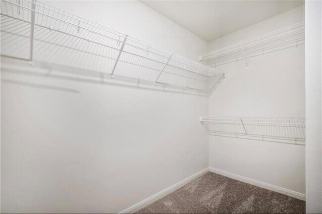 Building Photo - 313 Riverdale Dr