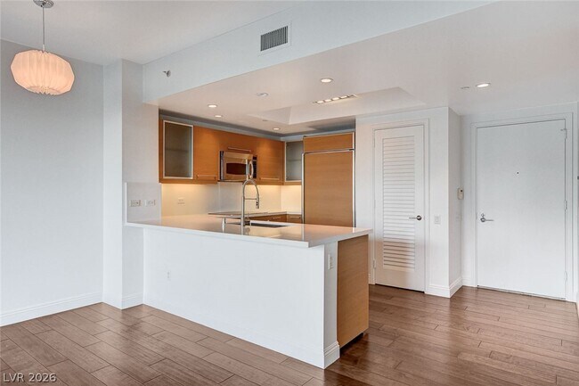 Building Photo - 222 Karen Ave