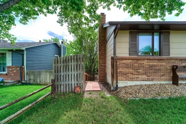 Building Photo - Cozy Arvada Downstairs Duplex Available Now!