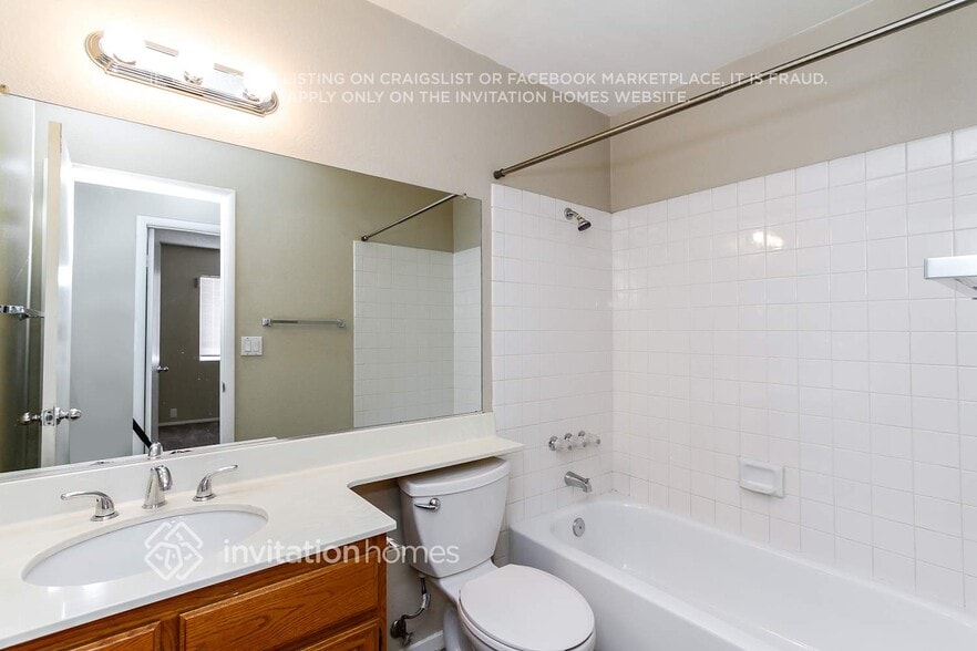 Building Photo - 330 Templeton Dr