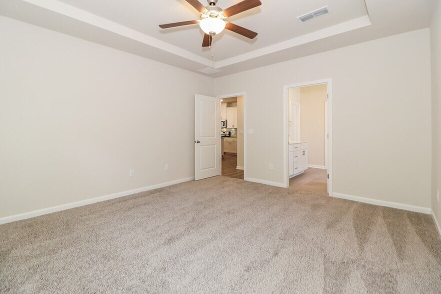 Building Photo - 376 Magnolia Dr