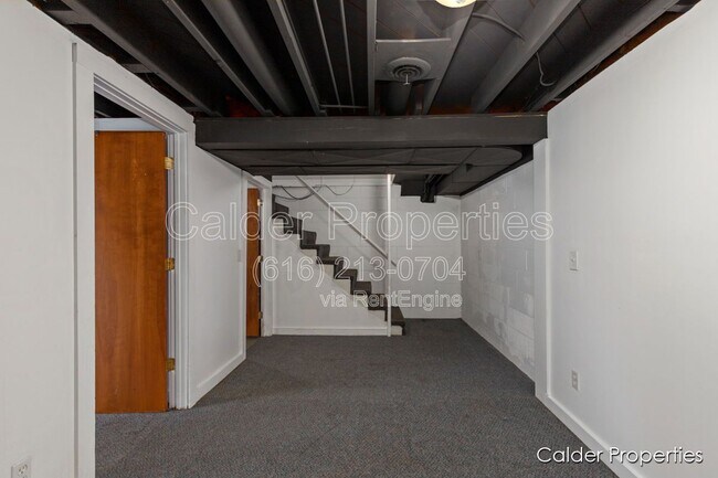 Building Photo - 6681 Egan Ave SE