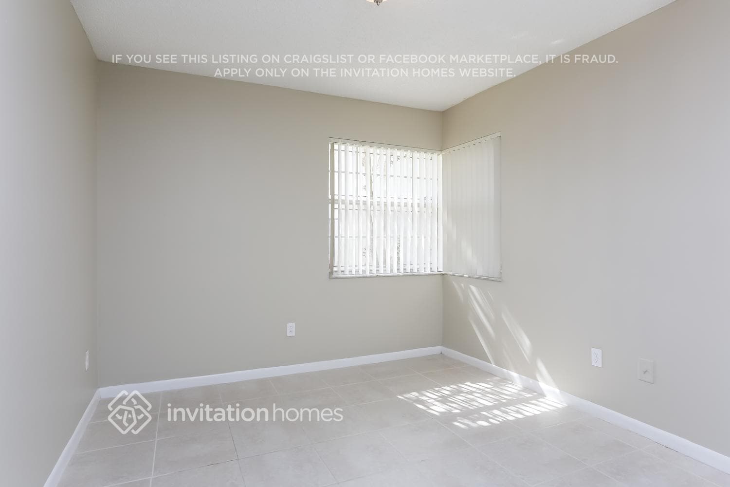 Building Photo - 9913 NW 9th Ct
