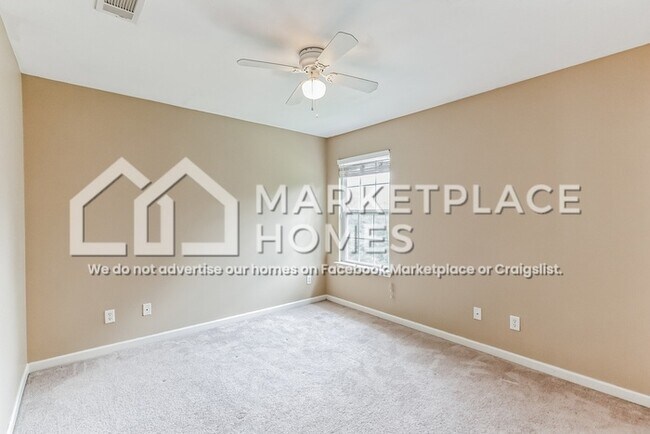 Building Photo - 5022 St Ives Dr