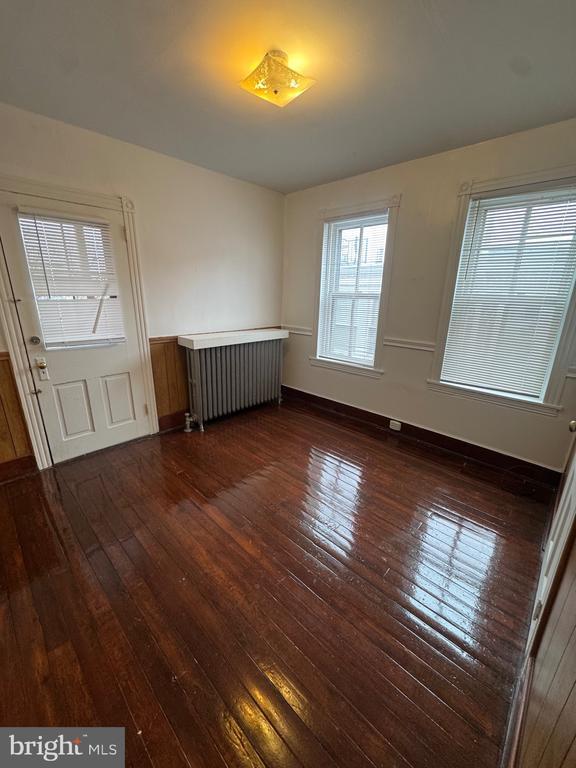 Building Photo - 520 N 10th St