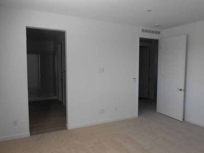 Building Photo - 1025 Copper Robin St