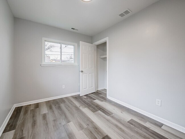 Building Photo - SECTION 8 ACCEPTED! Fresh Start in the Heart of Hazel Park – 3 Bedroom Charmer on Powell Ave