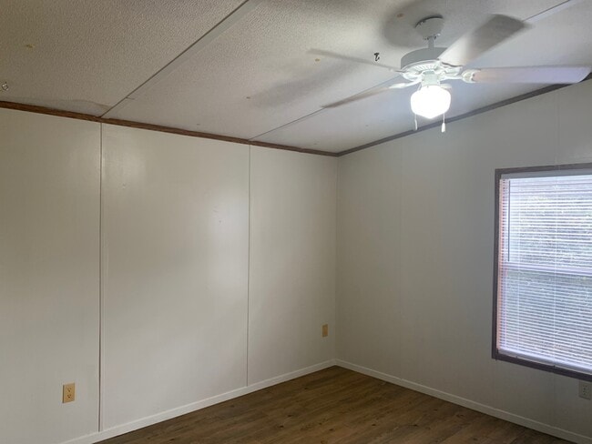 Building Photo - 915 Boulder Bluff