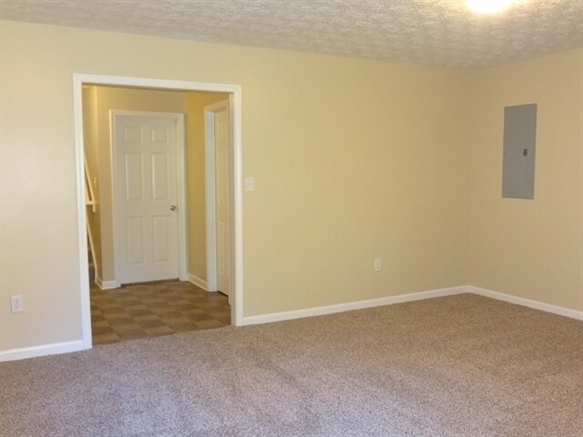 Building Photo - 718 Nottingham Dr